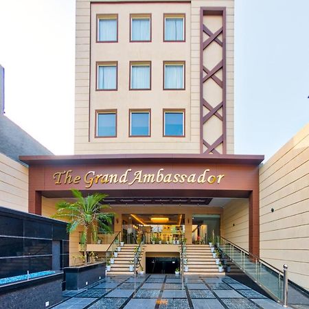 Отель The Grand Ambassador Фагвара Экстерьер фото